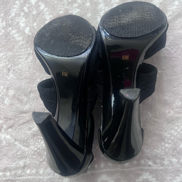 Black Michael Kors Heel Sandals- with Zipper detail - Picture 3 of 6